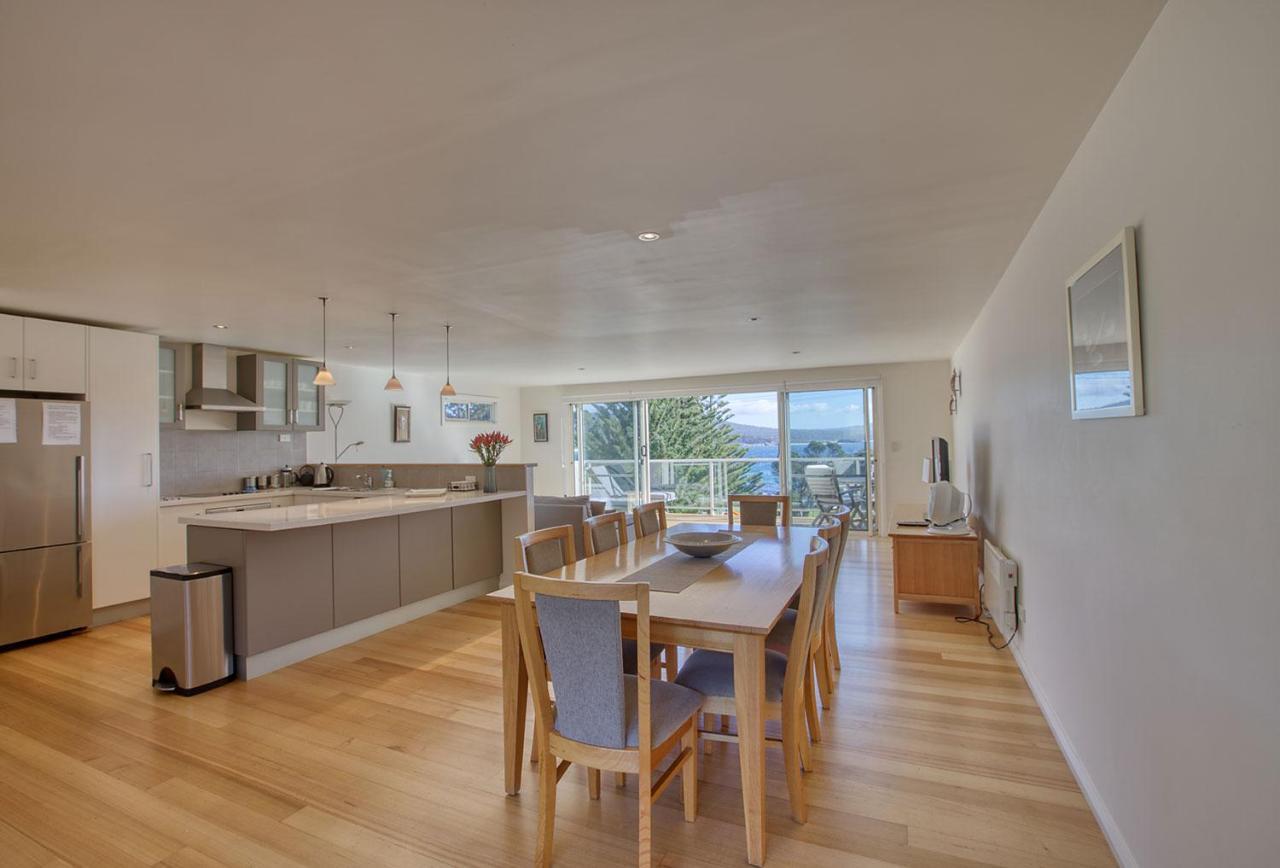 Quarterdeck Apartment Binalong Bay 外观 照片