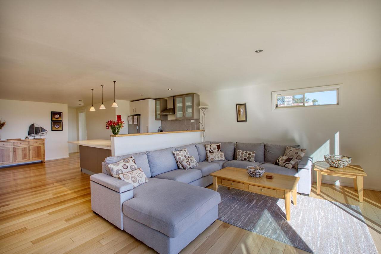Quarterdeck Apartment Binalong Bay 外观 照片
