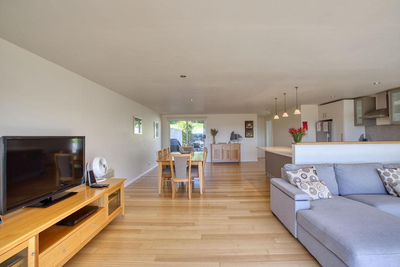 Quarterdeck Apartment Binalong Bay 外观 照片